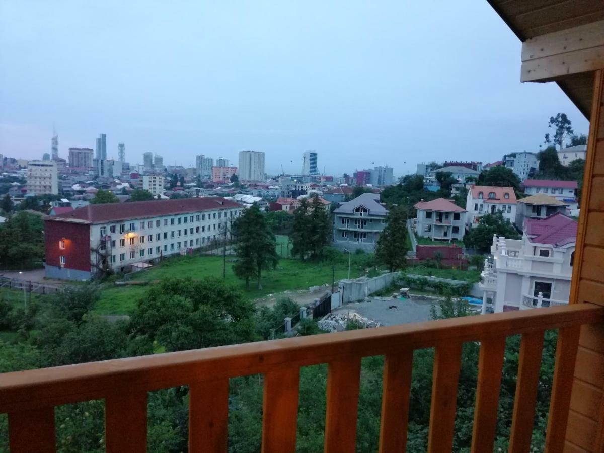 Деревянный Котеж The 1 С Выдом На Город Batumi Exterior photo